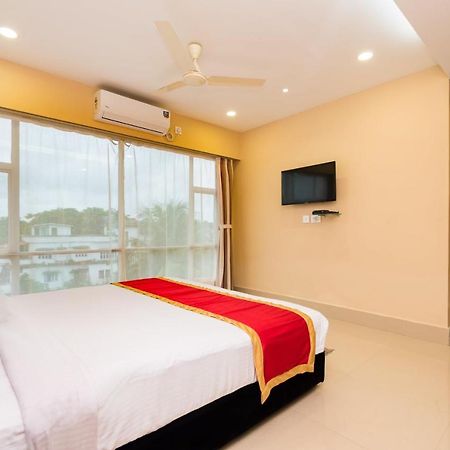 Oyo 9202 Hotel Central Courtyard สิริกุรี ภายนอก รูปภาพ