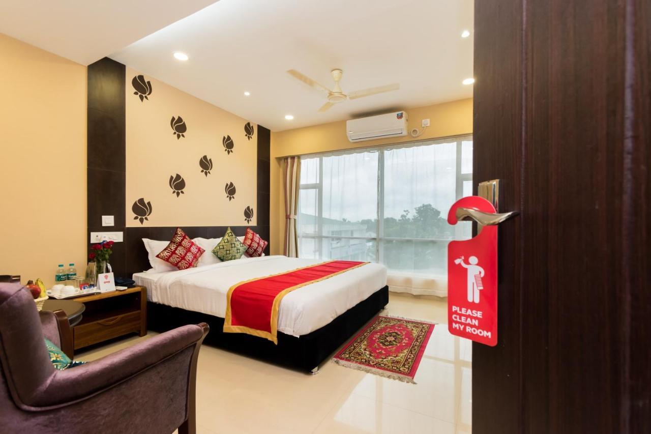 Oyo 9202 Hotel Central Courtyard สิริกุรี ภายนอก รูปภาพ