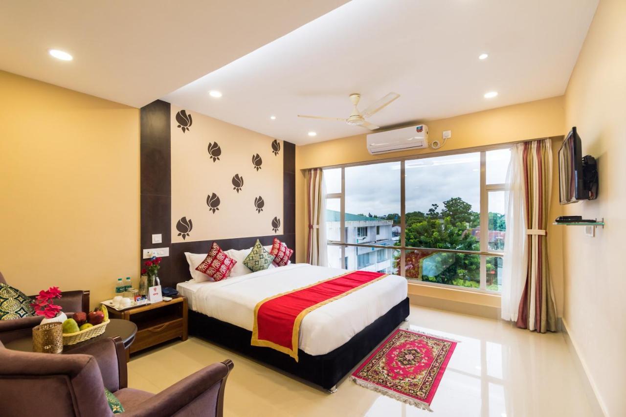 Oyo 9202 Hotel Central Courtyard สิริกุรี ภายนอก รูปภาพ
